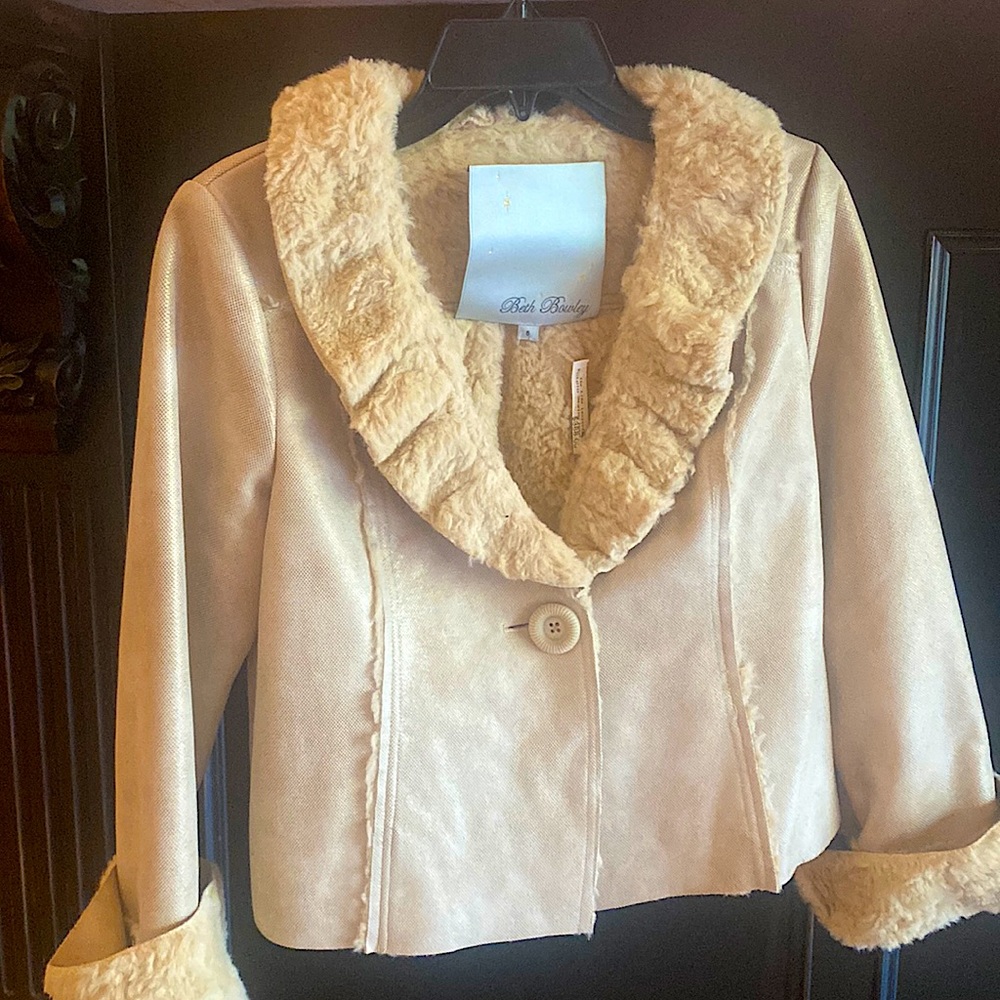 Beth Bowley gold metallic jacket. Size 6- Never worn.